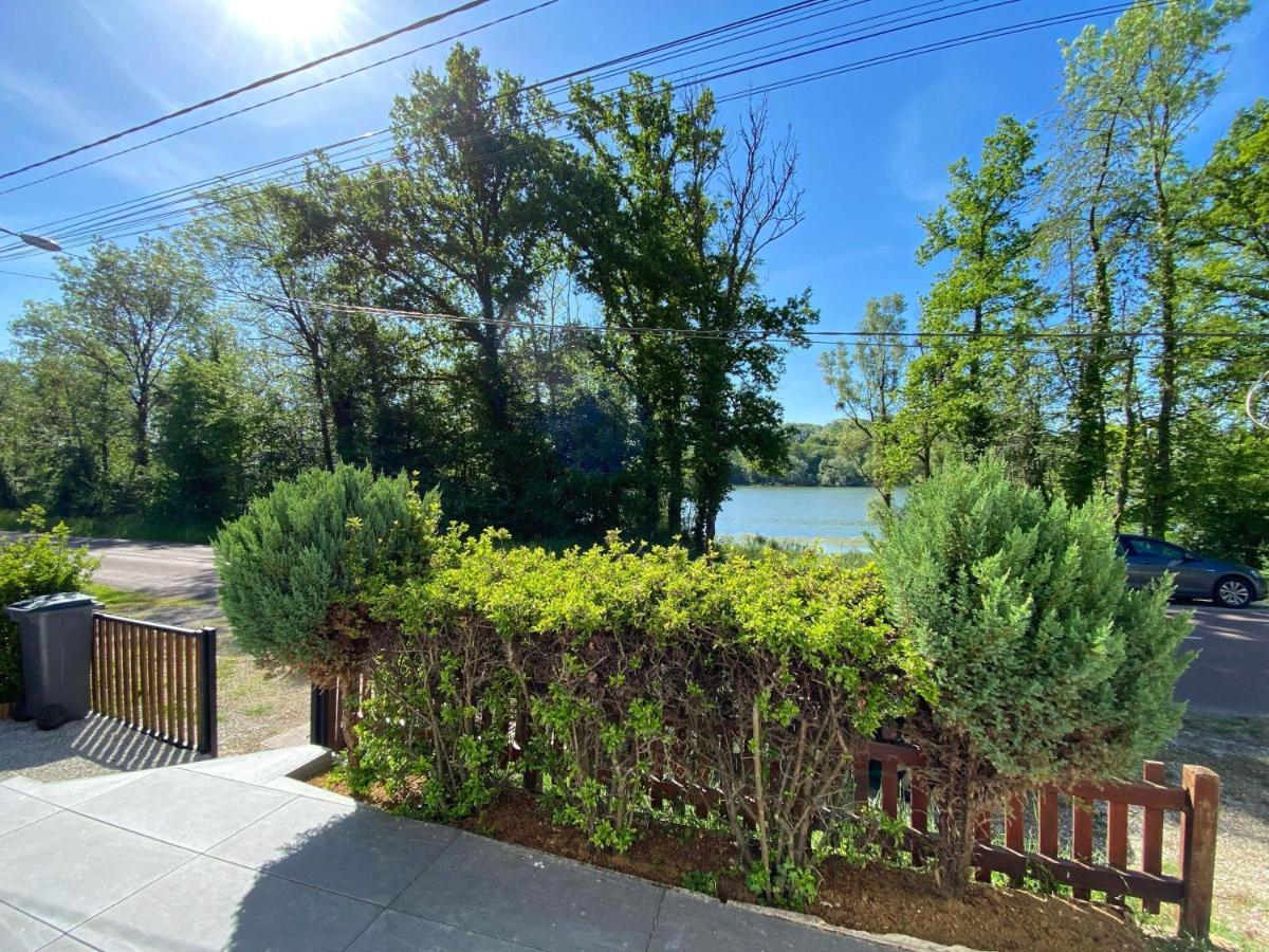 Maison Bord De Lac De Charmes Bannes  외부 사진